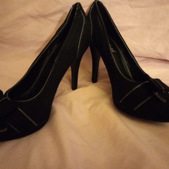 Shoes - Picture 3 of 3